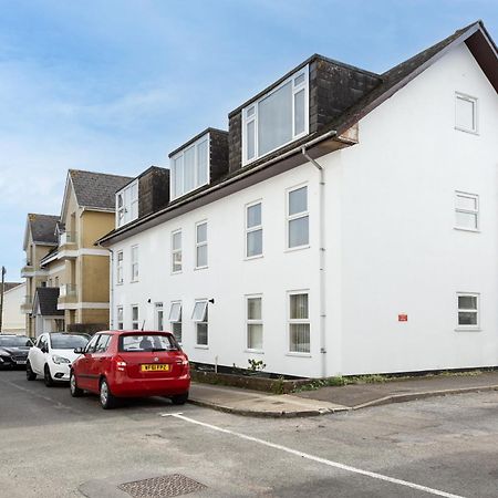 Lawsons Place - Family-Friendly Apartment With Parking On Babbacombe Downs In Torquay Exterior photo